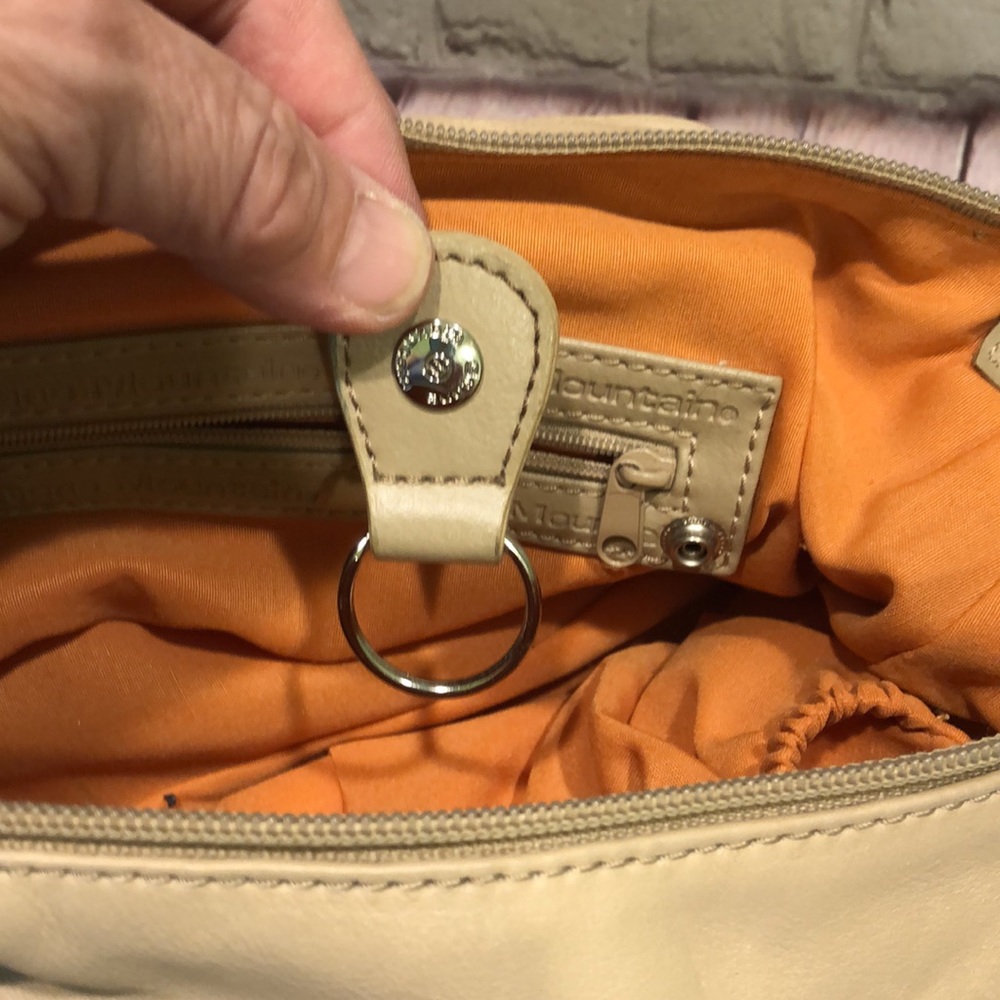 Stone Mountain Leather Shoulder Bag Medium - Picture 11 of 12